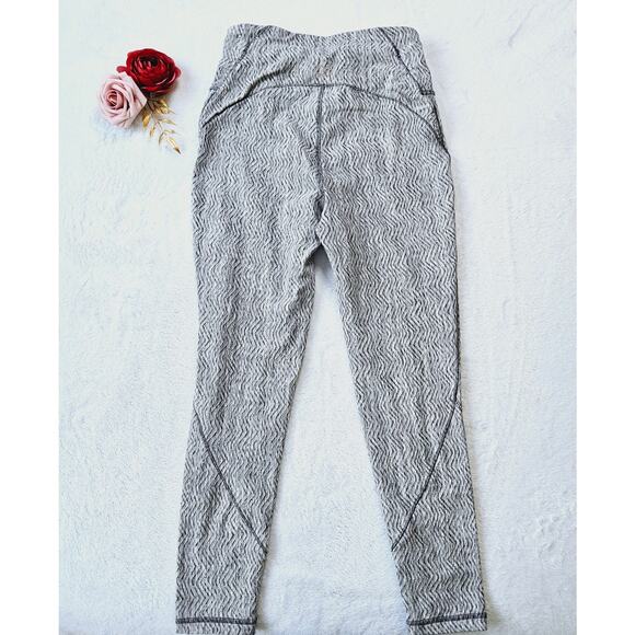 CALIA Carrie Underwood Black White Gray Workout Yoga Textured Leggings Small - Picture 2 of 11